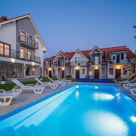 Rewit Dom Goscinny Z Podgrzewanym Basenem Rewal Dış mekan fotoğraf